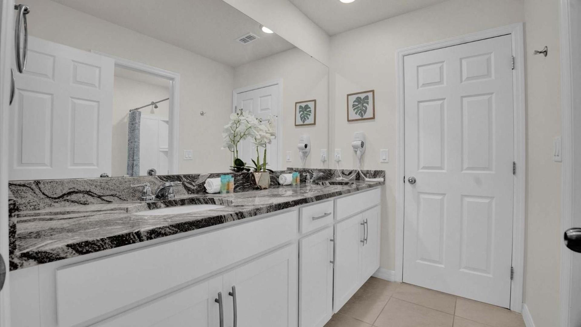 Holiday home Upstay - Modern Family W Pool Solara *