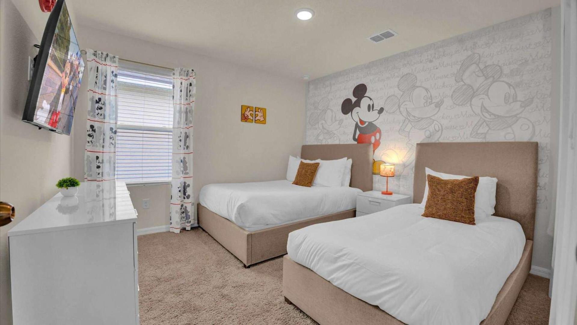 Upstay - Modern Family W Pool Solara