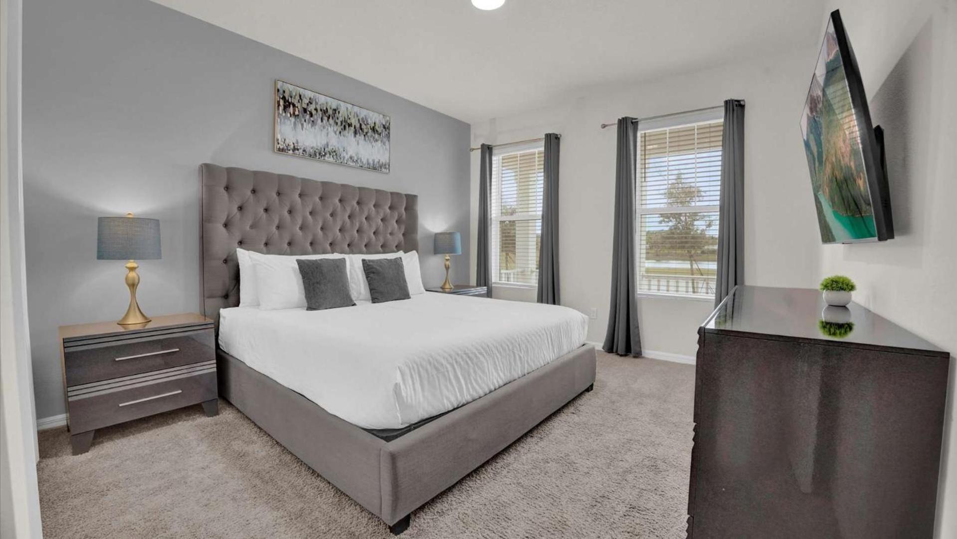 Upstay - Modern Family W Pool Solara