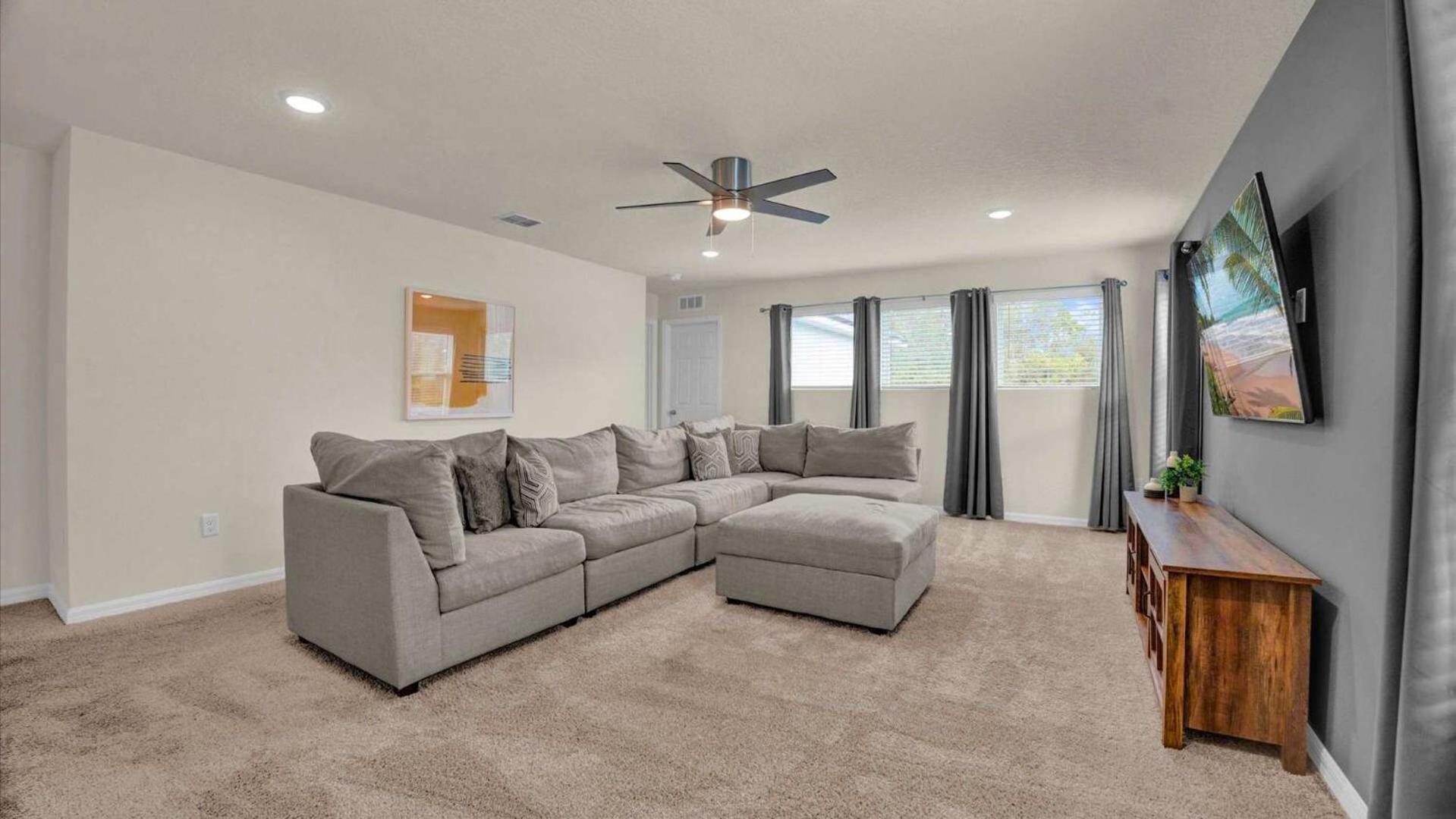 Holiday home Upstay - Modern Family W Pool Solara *
