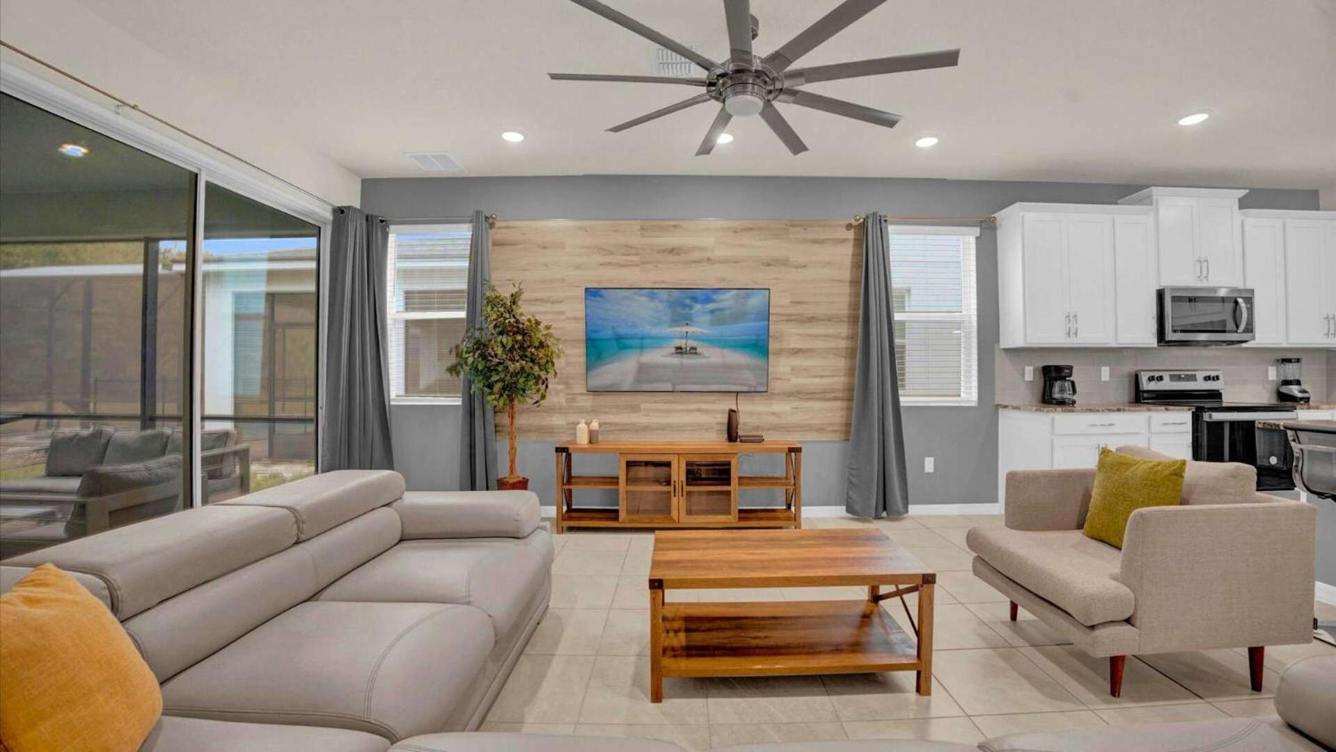 Upstay - Modern Family W Pool Solara Holiday home *